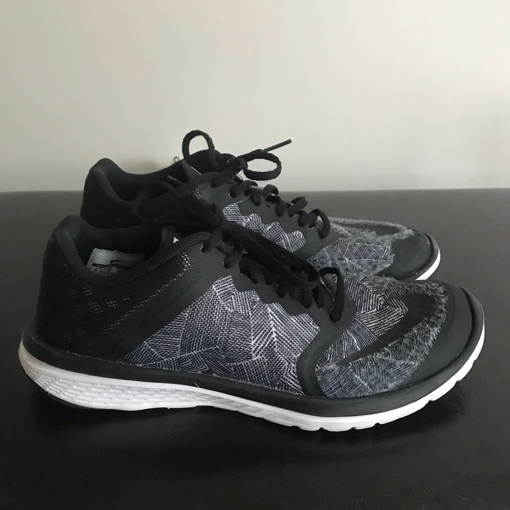 Nike FS Lite Run 3 tennis shoes. Women’s size 8.5